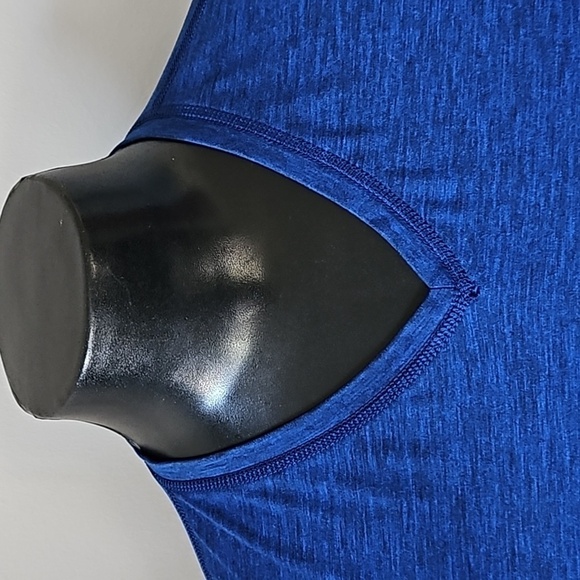 American Eagle Active Extreme Flex Heathered Blue and Black Short Sleeve Tee - Picture 4 of 12